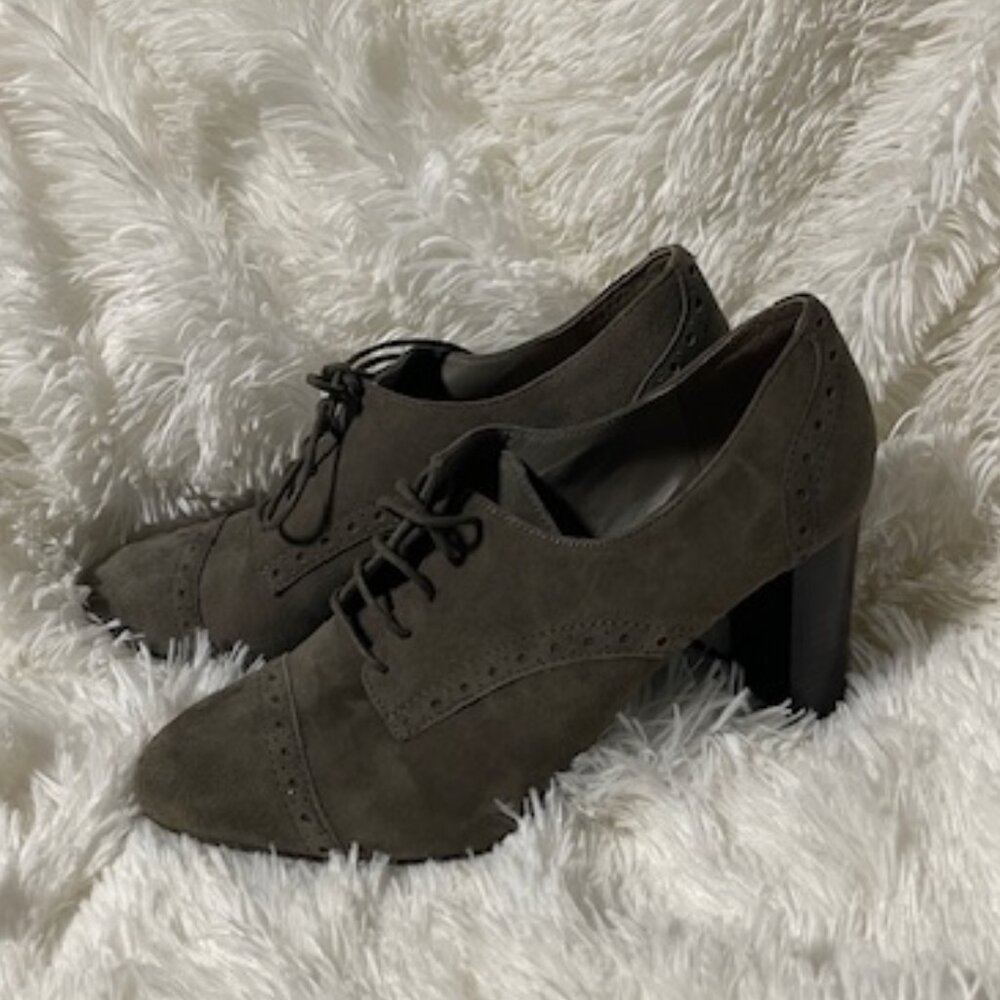 Tahari Lace up Suede Booties Size 7 - Picture 10 of 10